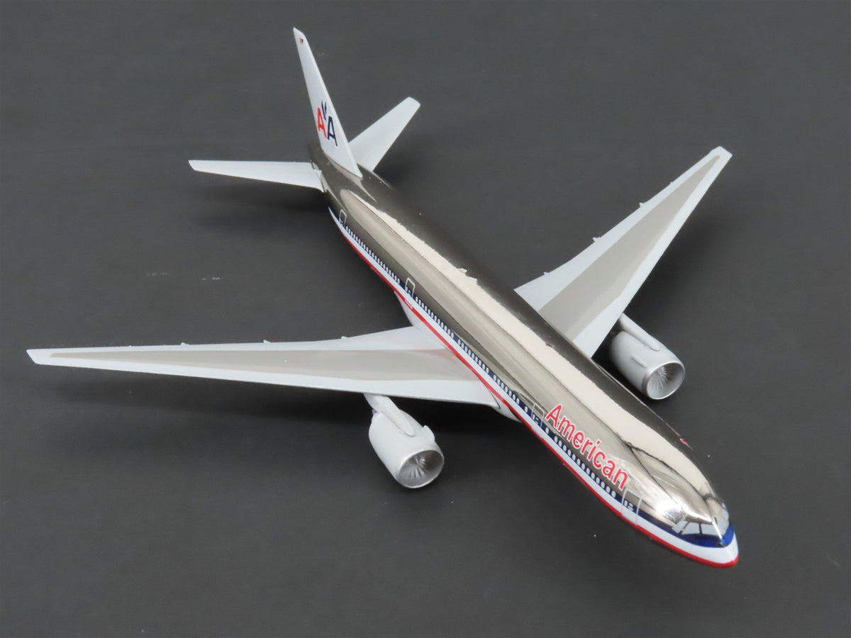 1:400 Dragon Models Die-Cast American Airlines Boeing 777-223 Airliner