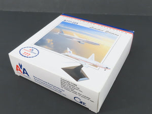 1:400 Dragon Models Die-Cast American Airlines Boeing 777-223 Airliner