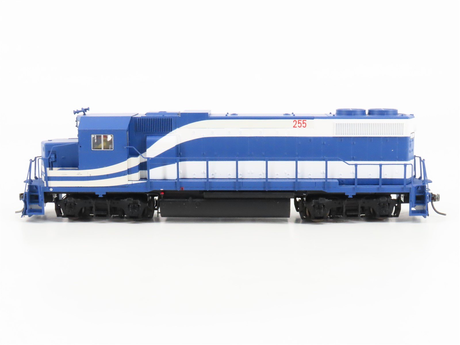HO Scale MTH LI Long Island GP38-2 Diesel Locomotive #255 w/ Sound & DCC ONLY
