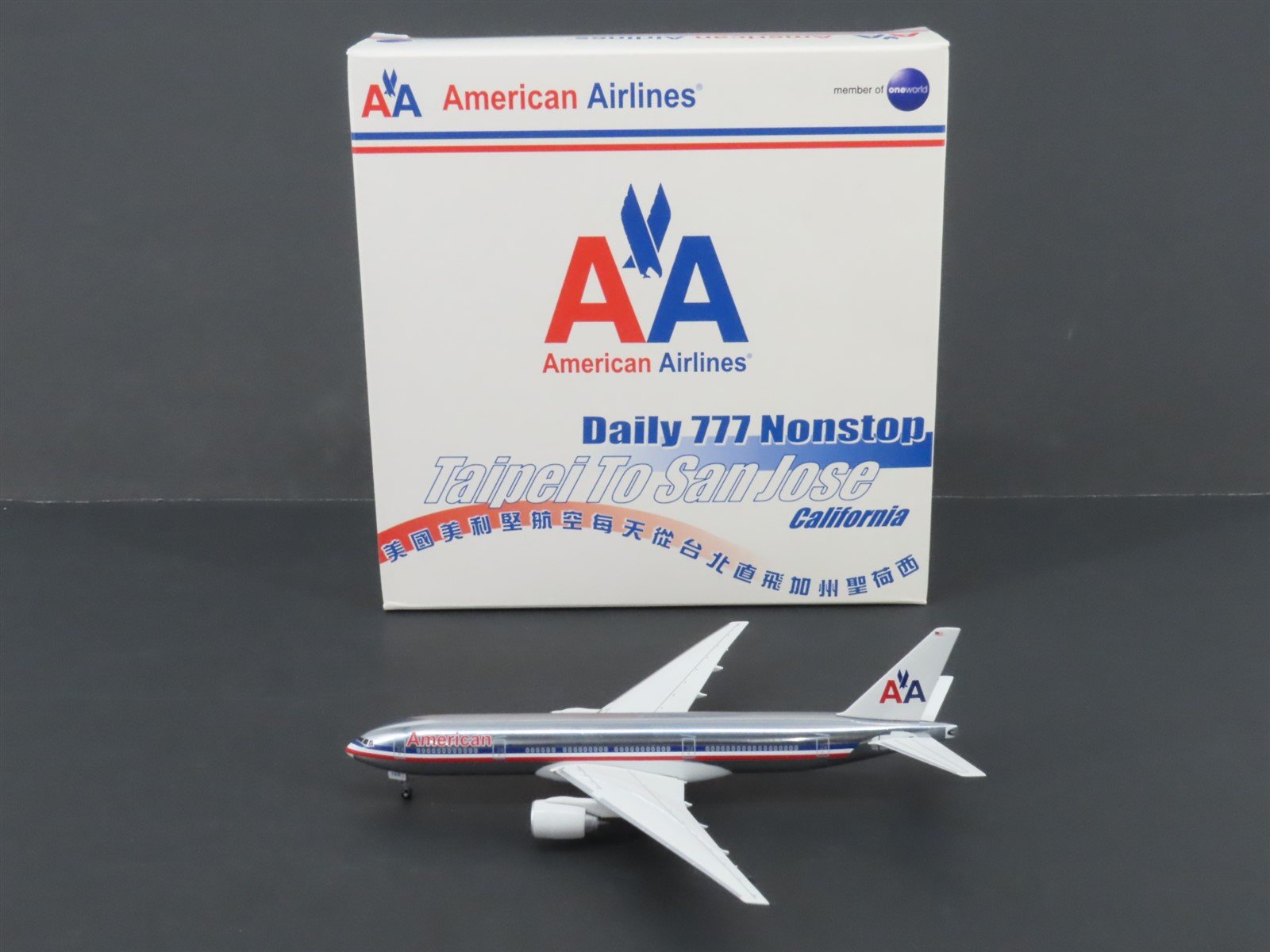 1:400 Dragon Wings Die-Cast American Airlines Boeing 777 Airliner N784AN