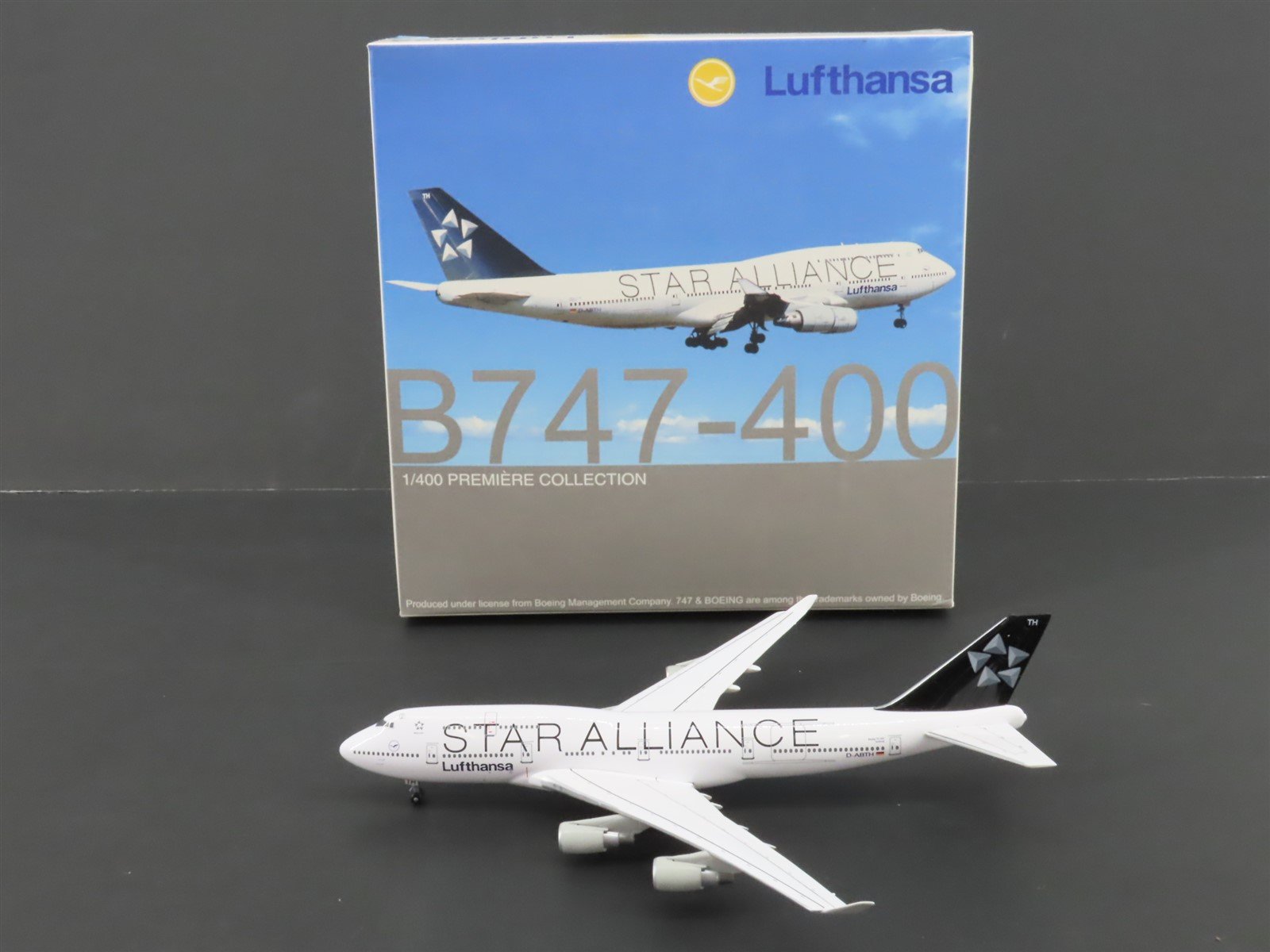 1:400 Dragon Wings 55505 Die-Cast Lufthansa Star Alliance B747-400 D-ABTH