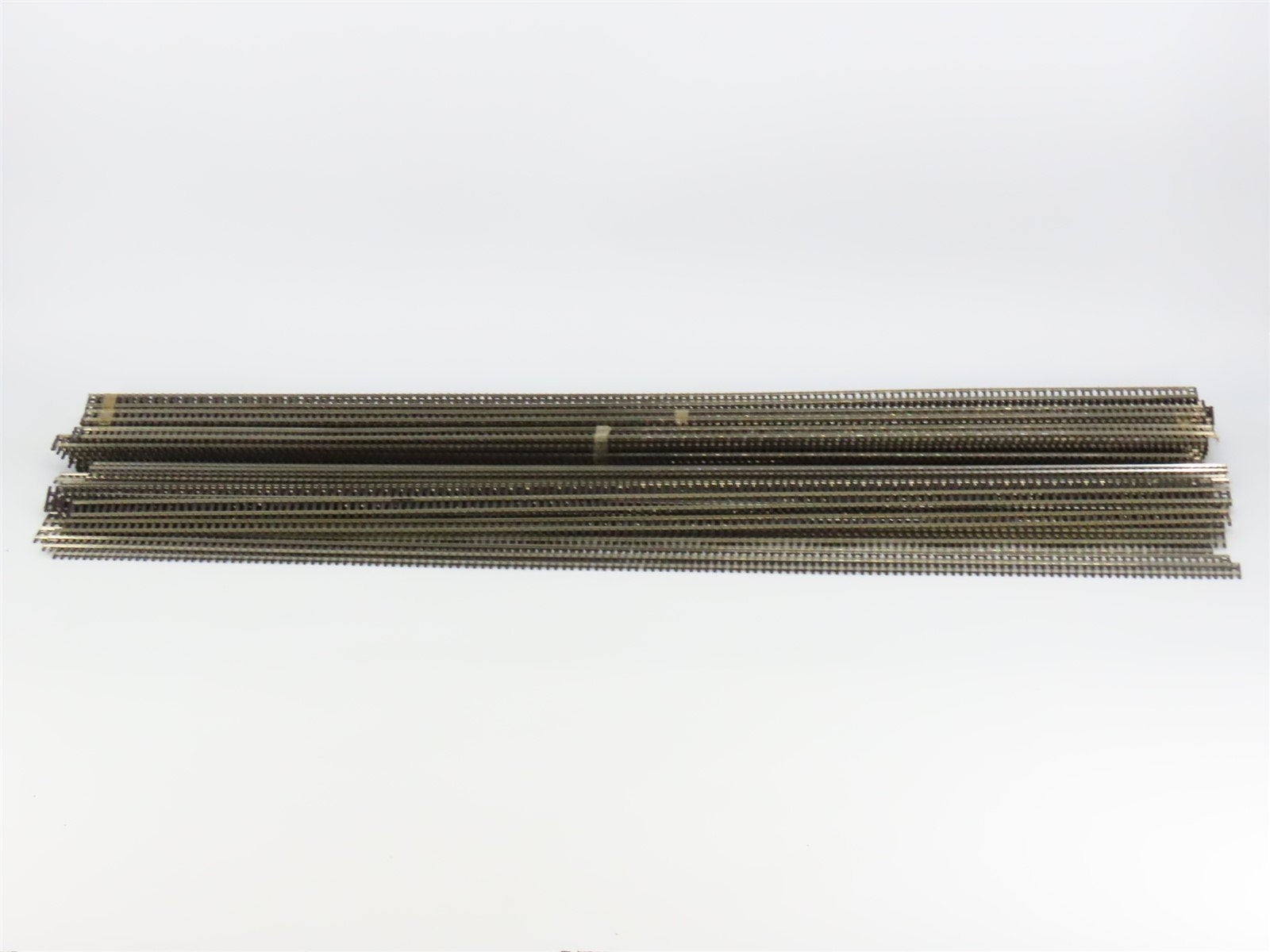 LOT of 50 HO Scale Shinohara Flex Track Code 100 Straight 39-1/2" Track Pieces