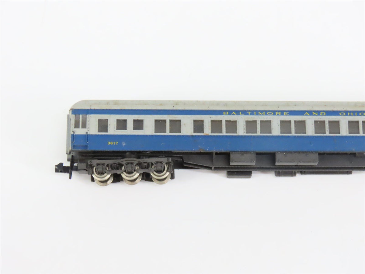 LOT of 9 N Scale CNW/ATSF/PRR/UP/B&amp;O Coach, Baggage, Obs Passenger Cars