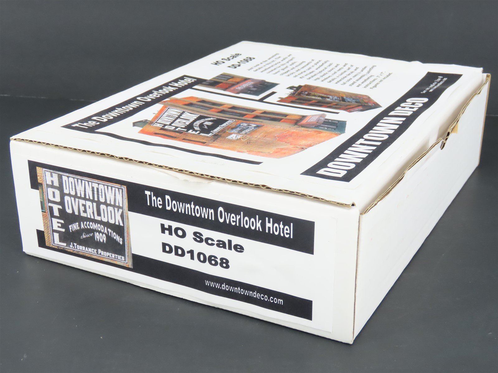 HO 1/87 Scale Downtown Deco Kit DD-1068 The Downtown Overlook Hotel