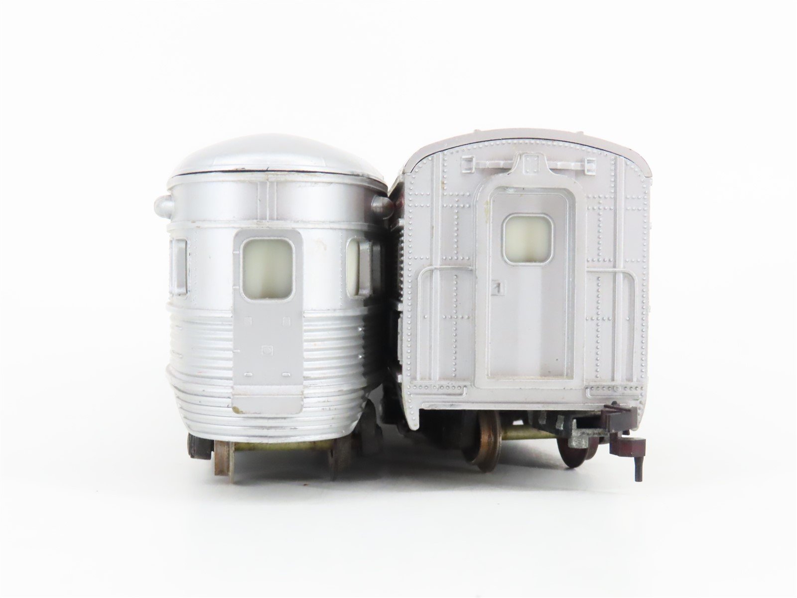 LOT of 2 HO Scale Lionel ATSF Santa Fe Obs/Baggage Passenger Cars