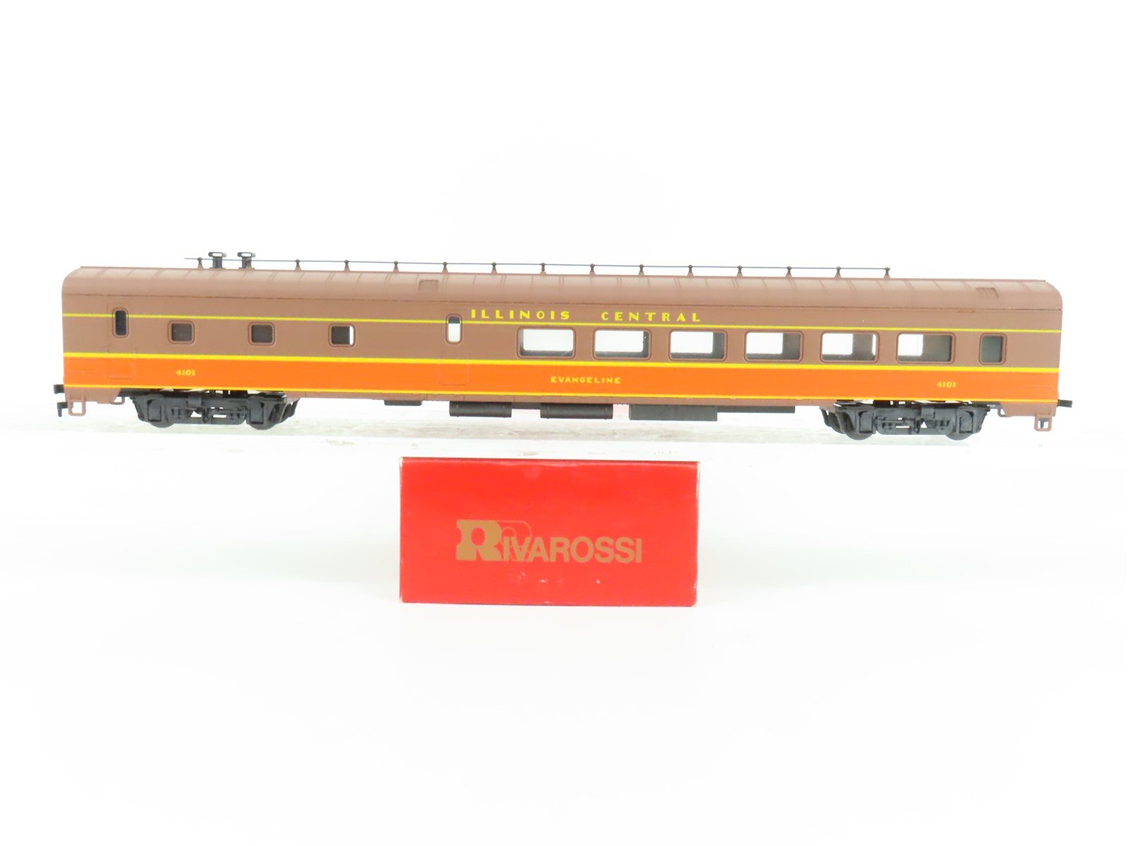 HO Scale Rivarossi 2815/0 IC Illinois Central Diner Passenger Car "Evangeline"