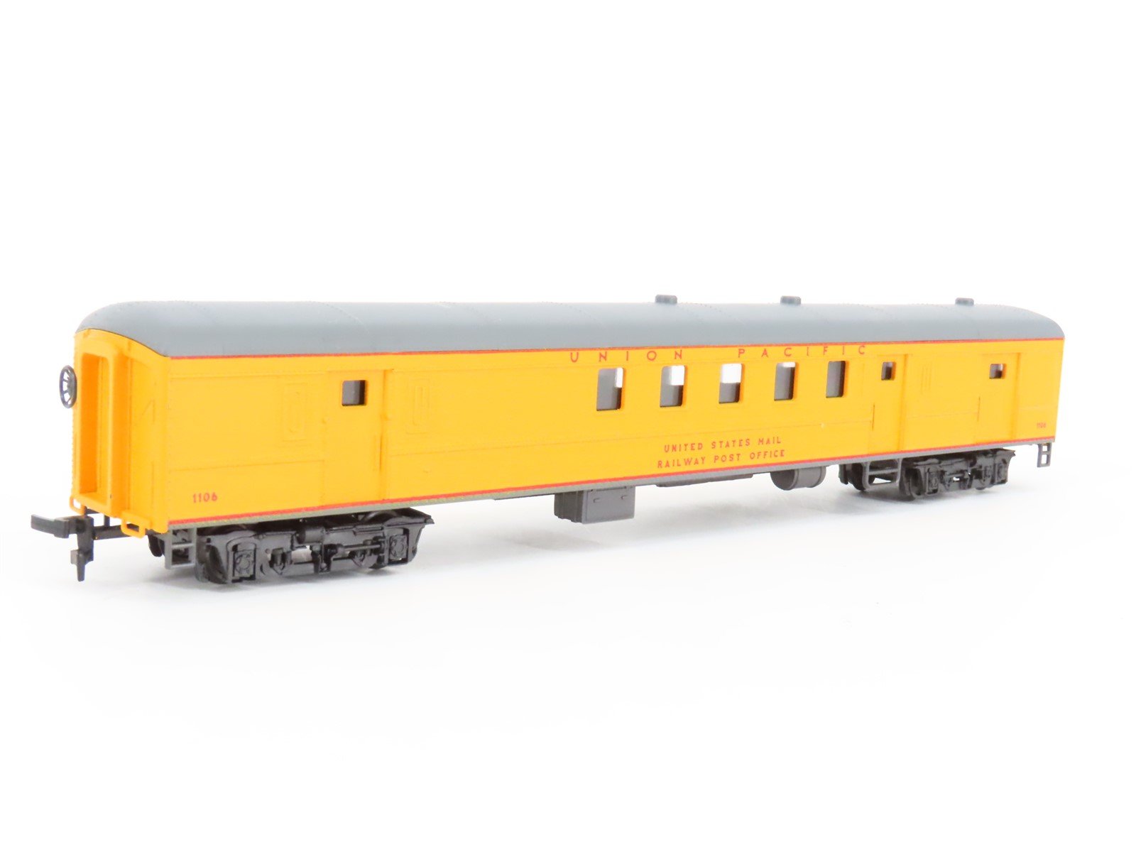 HO Scale AHM 6403-UP UP Union Pacifc 1930 72ft RPO Passenger Car #1106