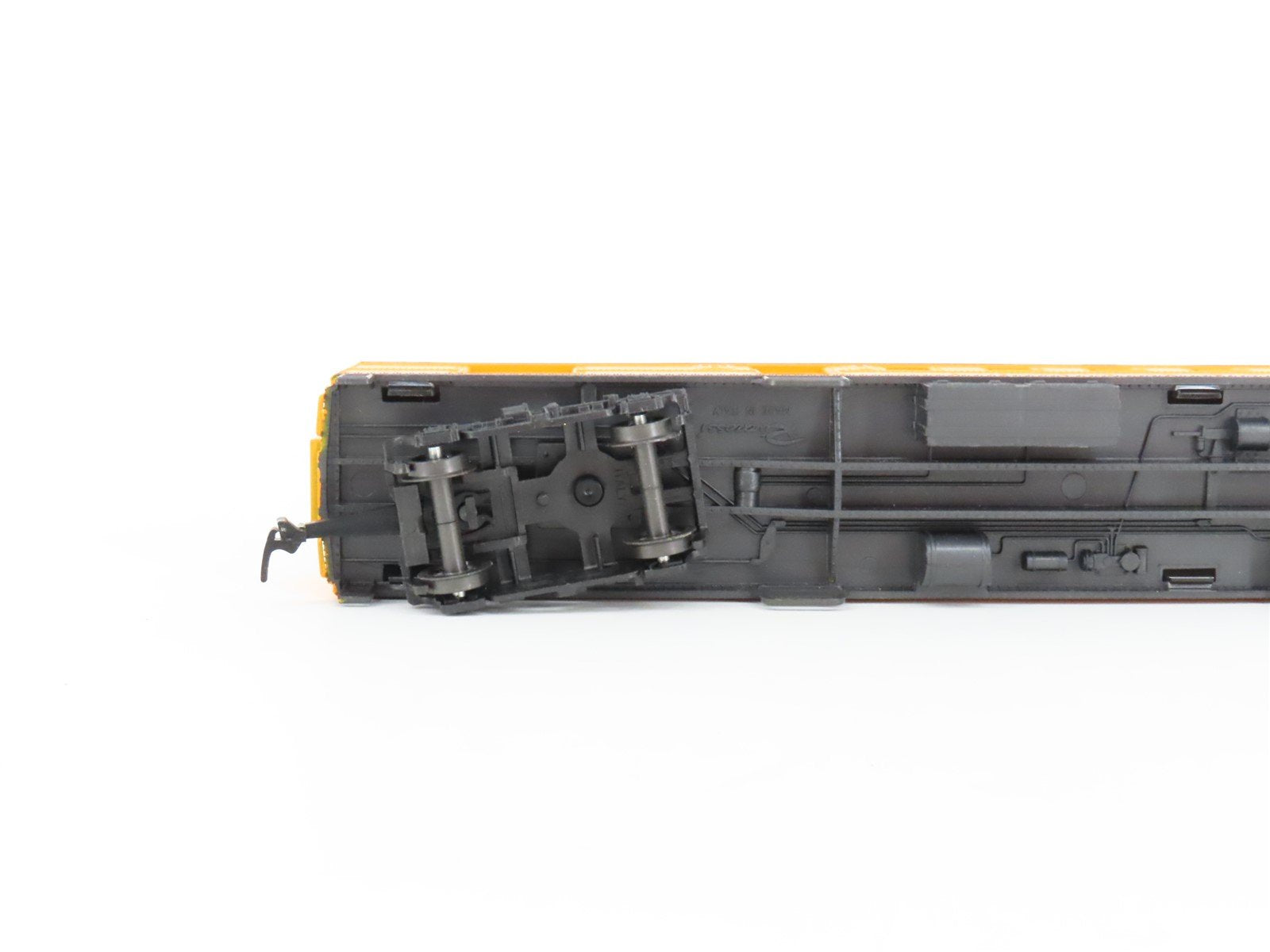 HO Scale AHM 6403-UP UP Union Pacifc 1930 72ft RPO Passenger Car #1106