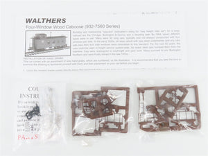 HO Walthers Platinum 932-27566 NYC New York Central 4-Window Caboose 2 Pack