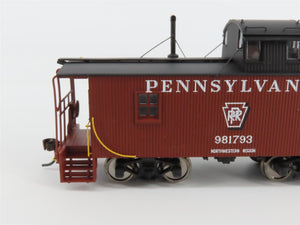 HO Walthers Platinum 932-7643 PRR N6B Offset Cupola Wood Caboose #981793