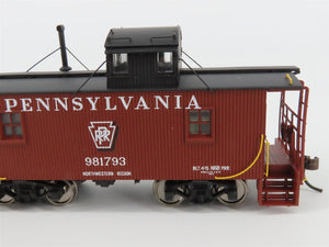 HO Walthers Platinum 932-7643 PRR N6B Offset Cupola Wood Caboose #981793