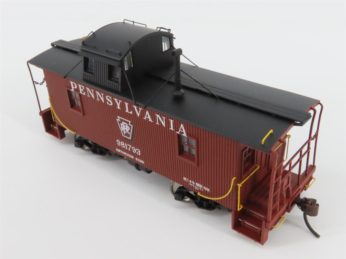 HO Walthers Platinum 932-7643 PRR N6B Offset Cupola Wood Caboose #981793