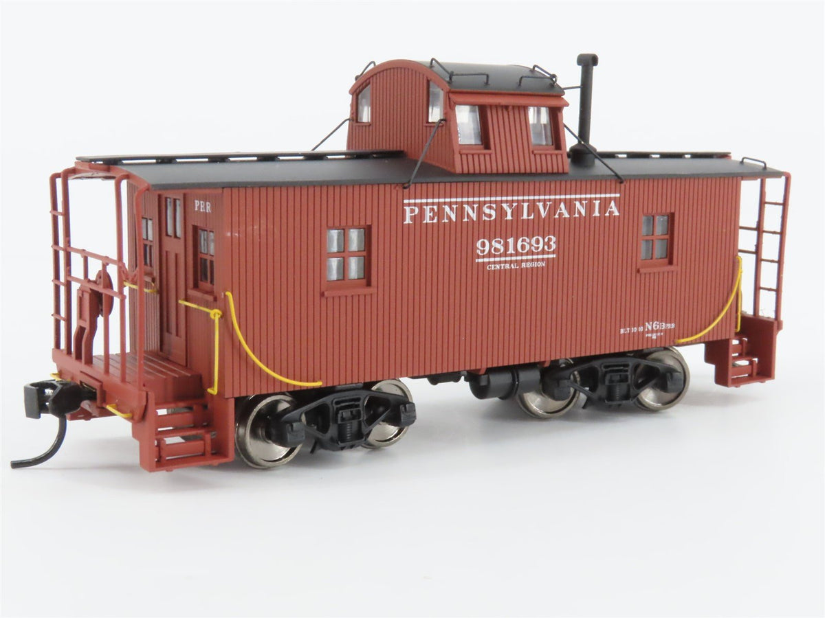HO Walthers Platinum 932-7651 PRR N6B Centered Cupola Wood Caboose #981693