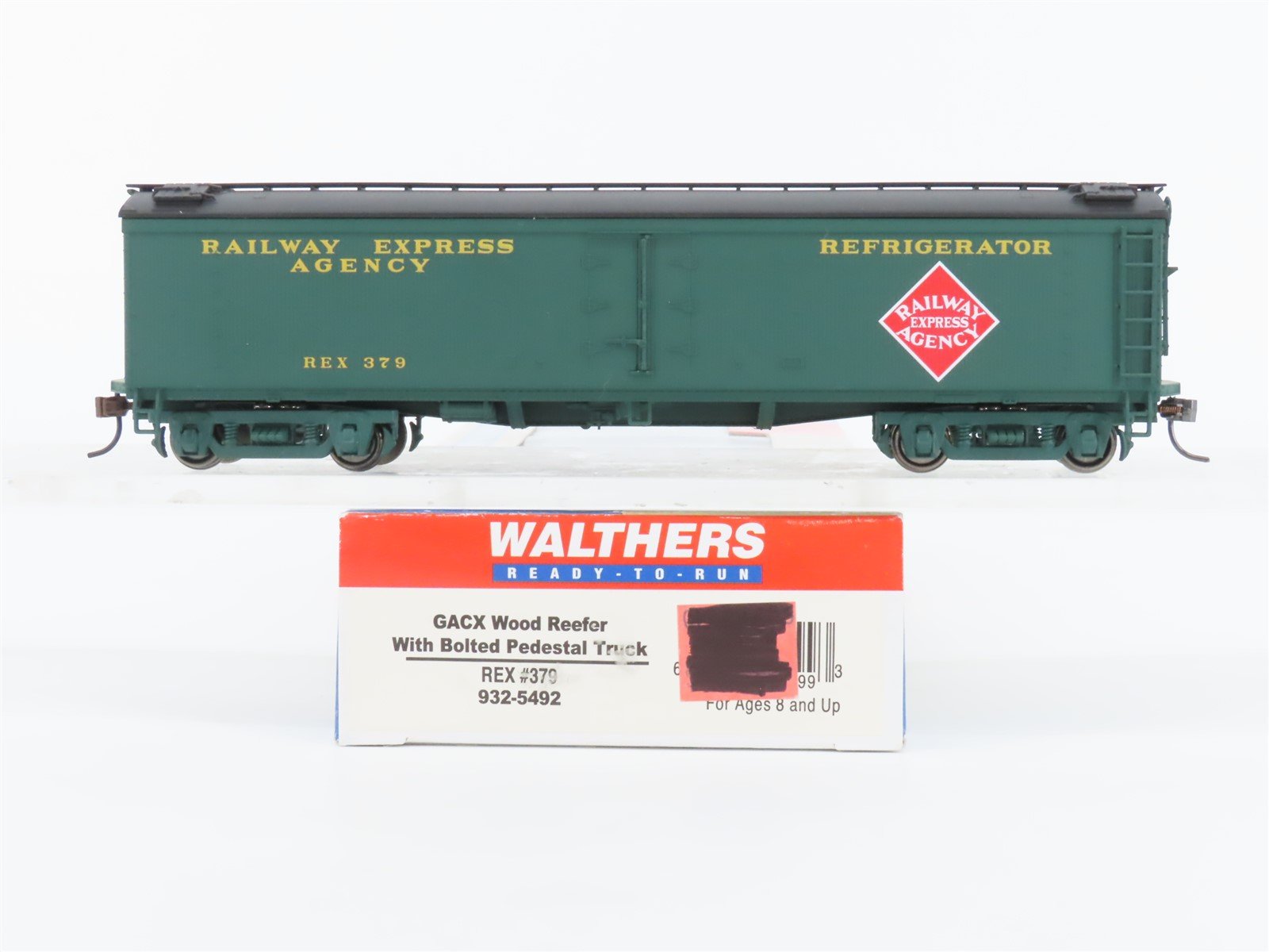 HO Scale Walthers 932-5492 GACX REA Railway Express Agency Wood Reefer #379