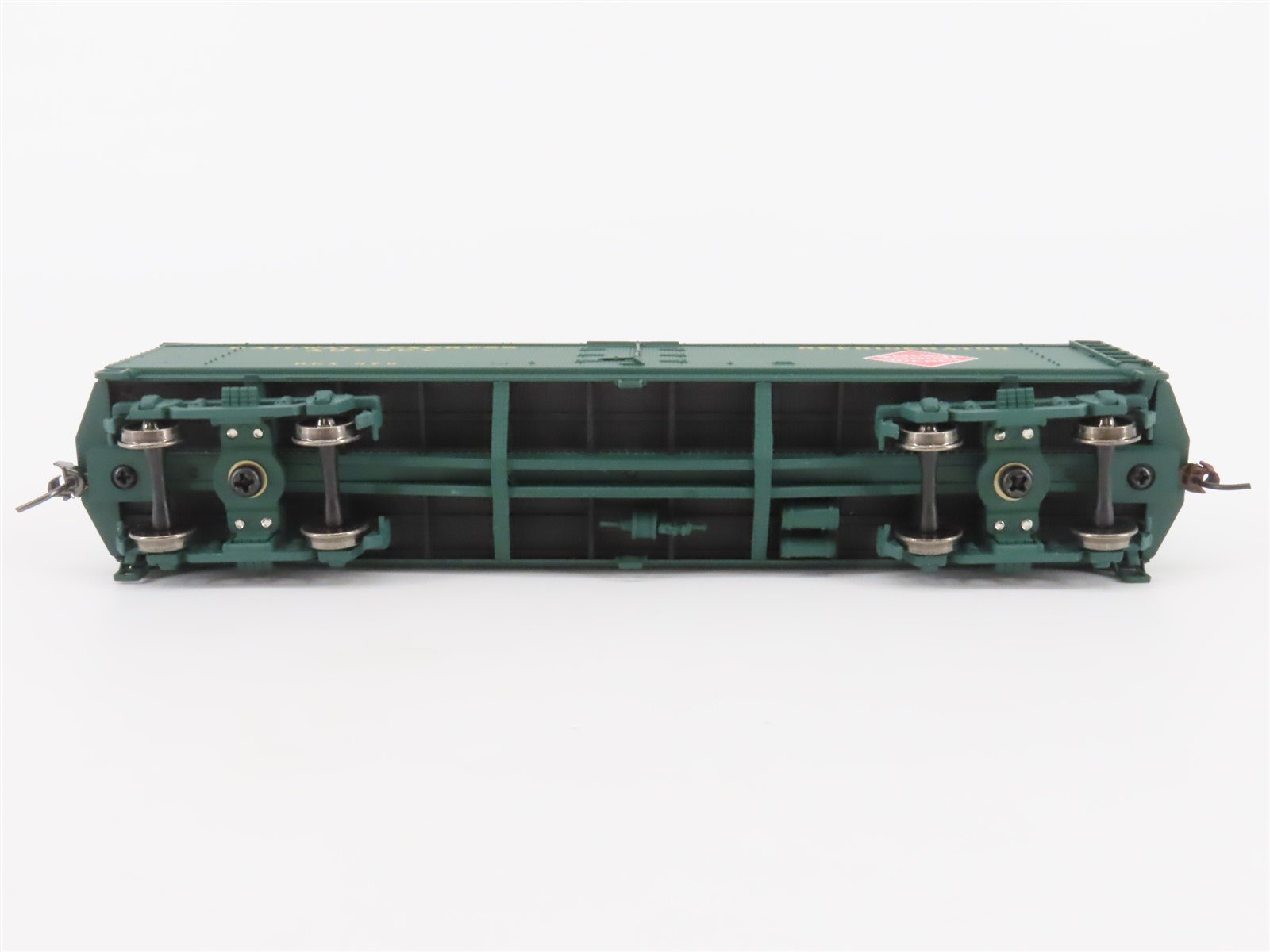 HO Scale Walthers 932-5492 GACX REA Railway Express Agency Wood Reefer #379