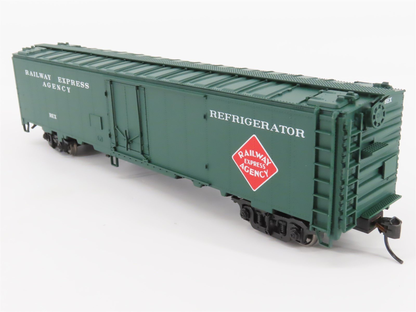 HO Scale Walthers 932-6241 REA Railway Express Agency 50' Reefer #379