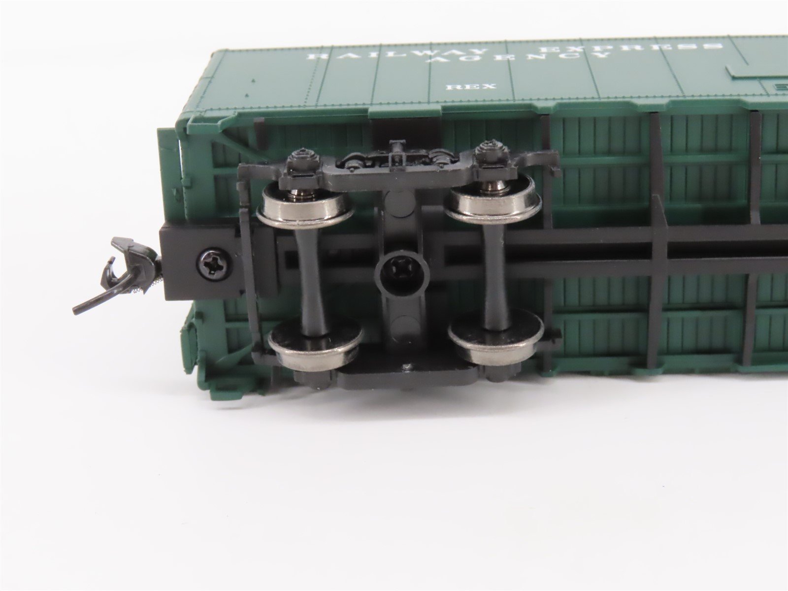 HO Scale Walthers 932-6241 REA Railway Express Agency 50' Reefer #379