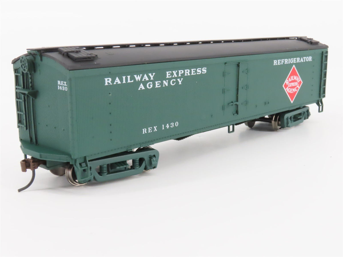HO Scale Walthers 932-5491 GACX REA Railway Express Agency Wood Reefer #1430