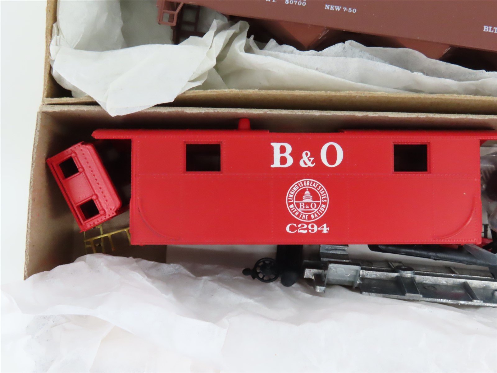 LOT of 11 HO Scale Roundhouse Kits NYC, ERIE, B&O & More Freight Cars