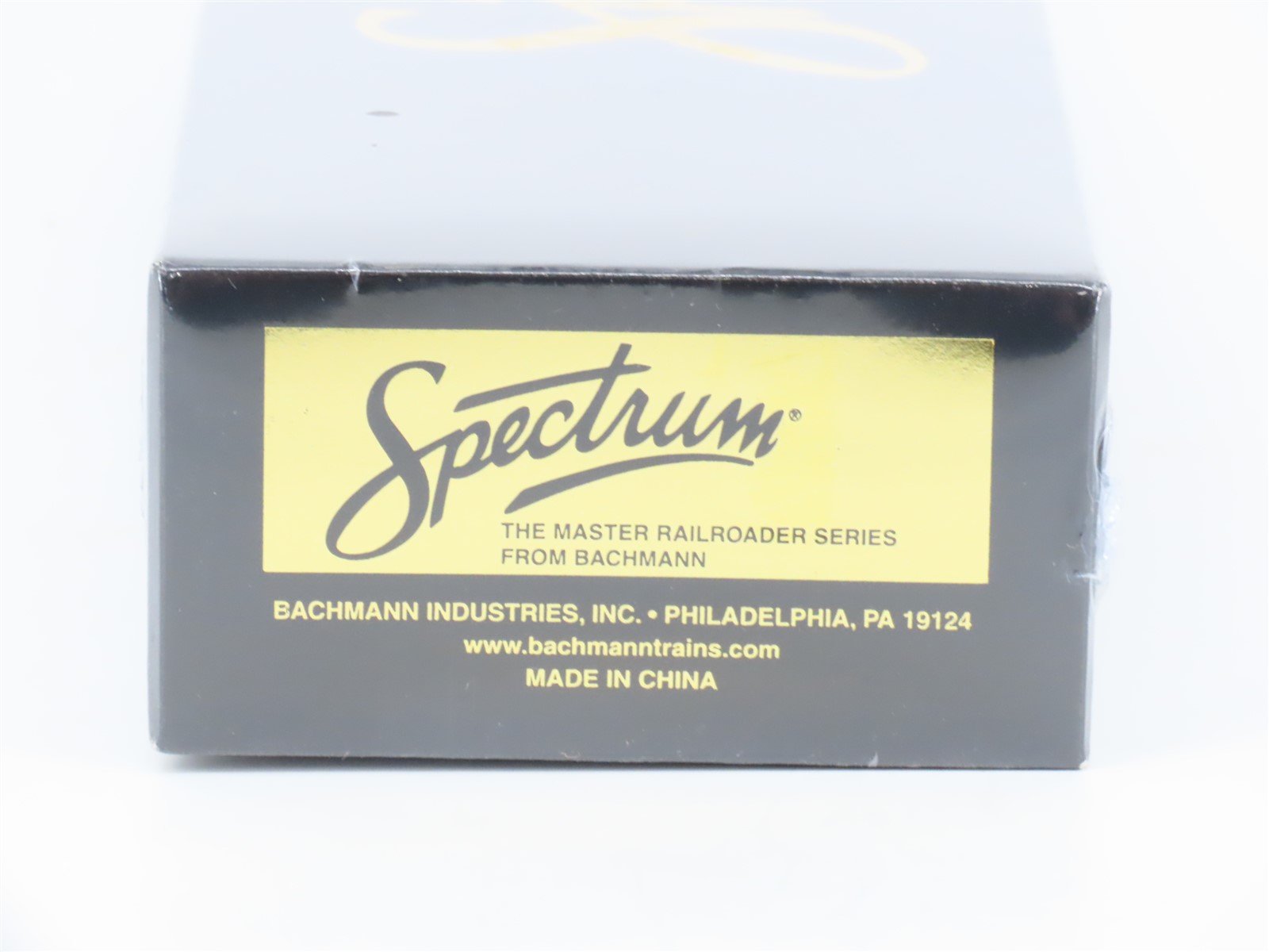 HO Scale Bachmann Spectrum 89305 PRR Pennsylvania Coach Passenger #1704 - Sealed