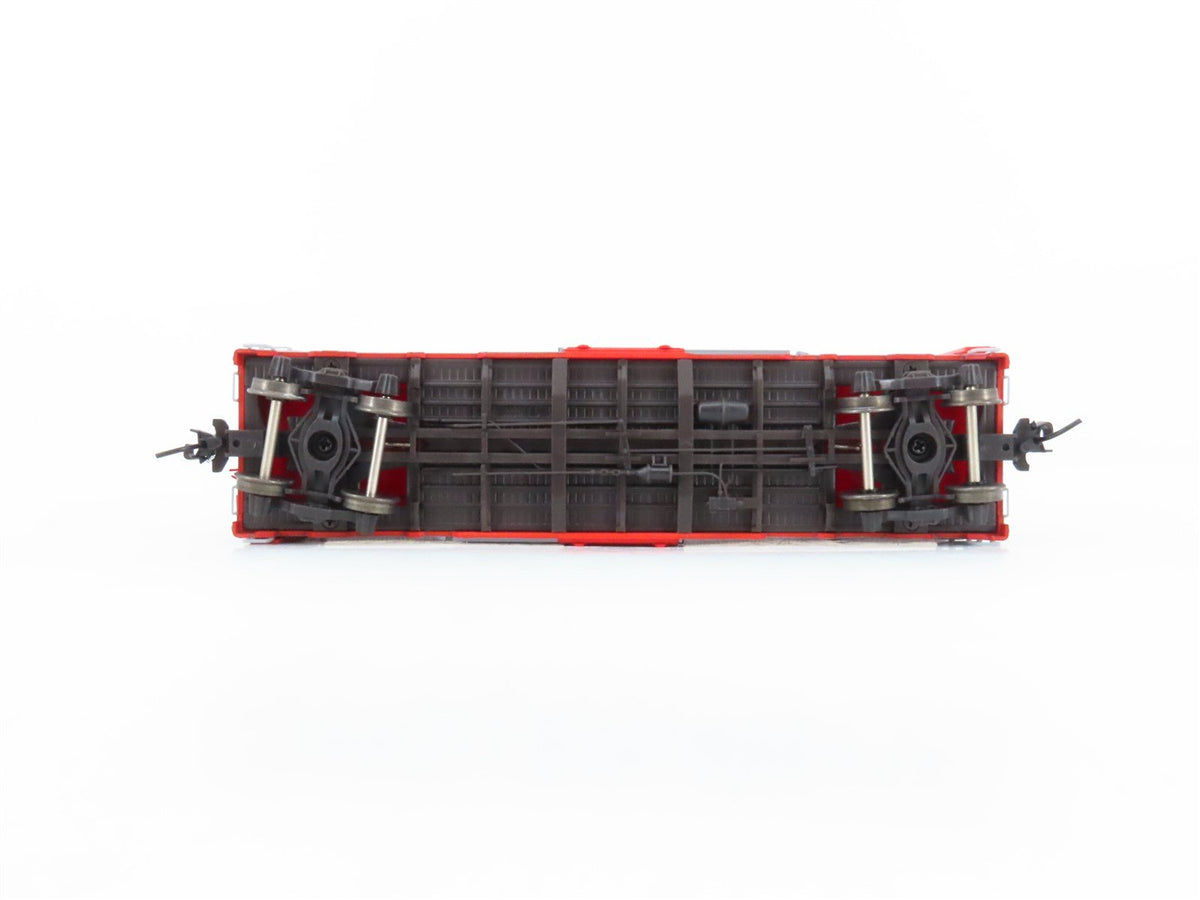 HO Scale Trix 24902-1 NYC New York Central Pacemaker Single Door Box Car #174020