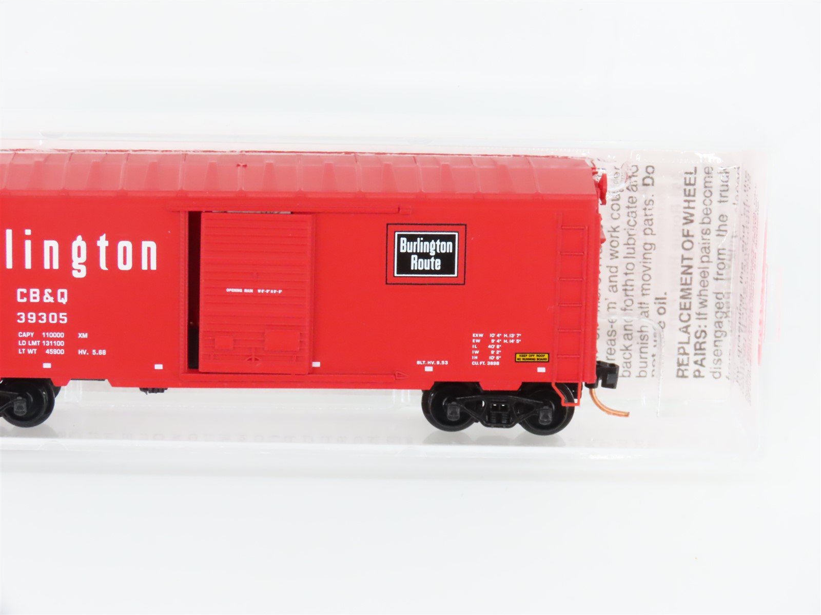 N Scale Micro-Trains MTL 73050 CB&Q Burlington Route 40' Box Car #39305