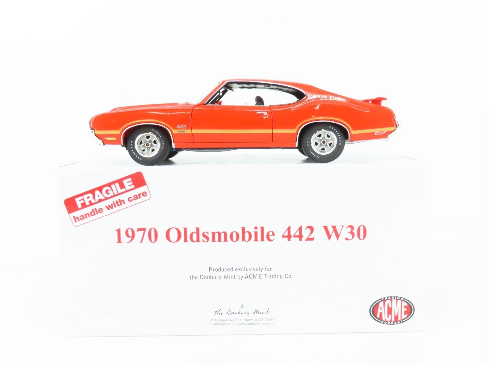 1:18 Scale Danbury Mint Die-Cast 1970 Oldsmobile 442 W30