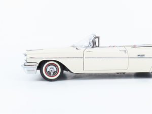 1:24 Scale Danbury Mint Die-Cast 1959 Pontiac Bonneville Convertible