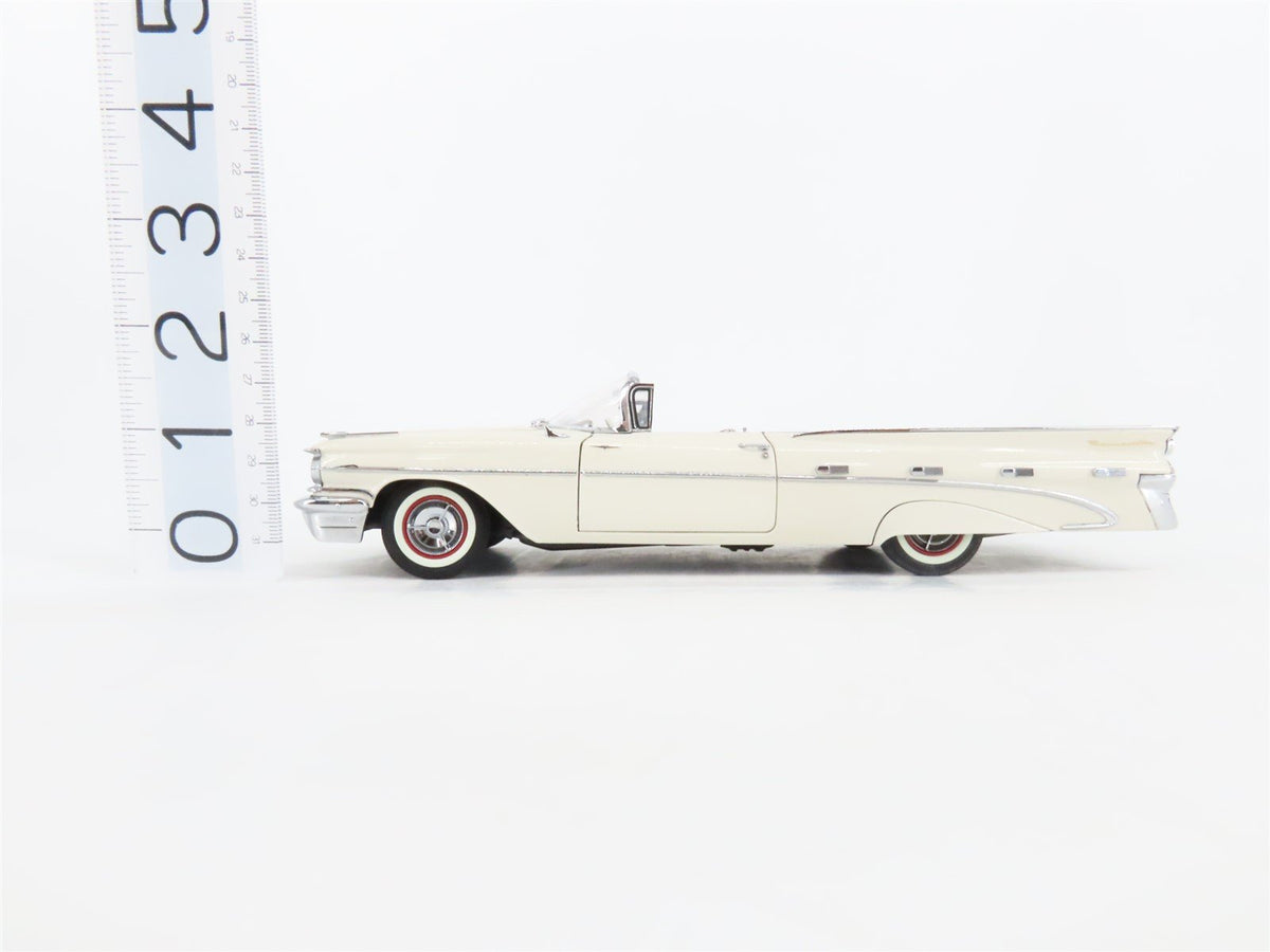 1:24 Scale Danbury Mint Die-Cast 1959 Pontiac Bonneville Convertible