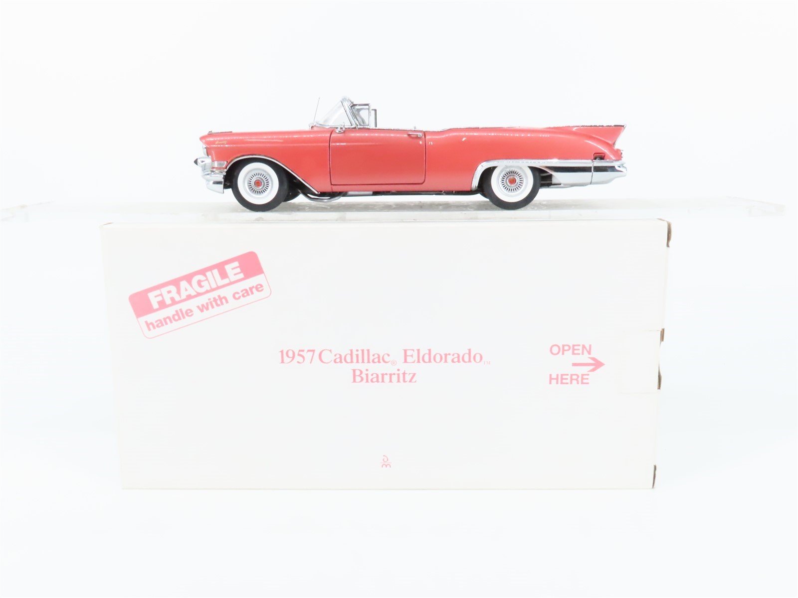 1:24 Scale Danbury Mint Die-Cast 1957 Cadillac Eldorado Biarritz