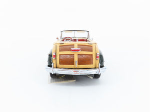 1:24 Scale Franklin Mint Die-Cast 1948 Chrysler Town & Country