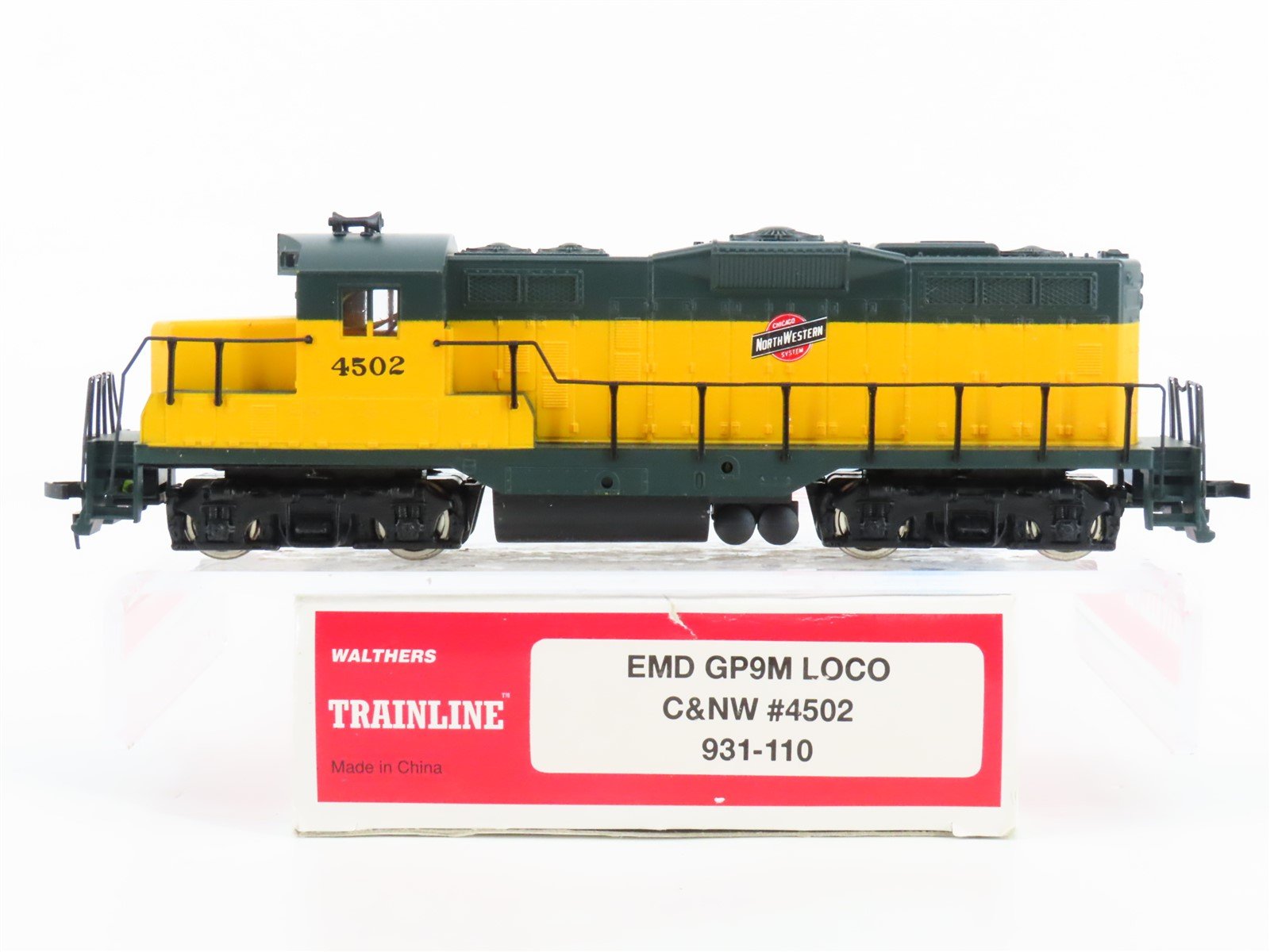 HO Walthers Trainline 931-110 CNW Chicago Northwestern GP9M Diesel Loco #4502