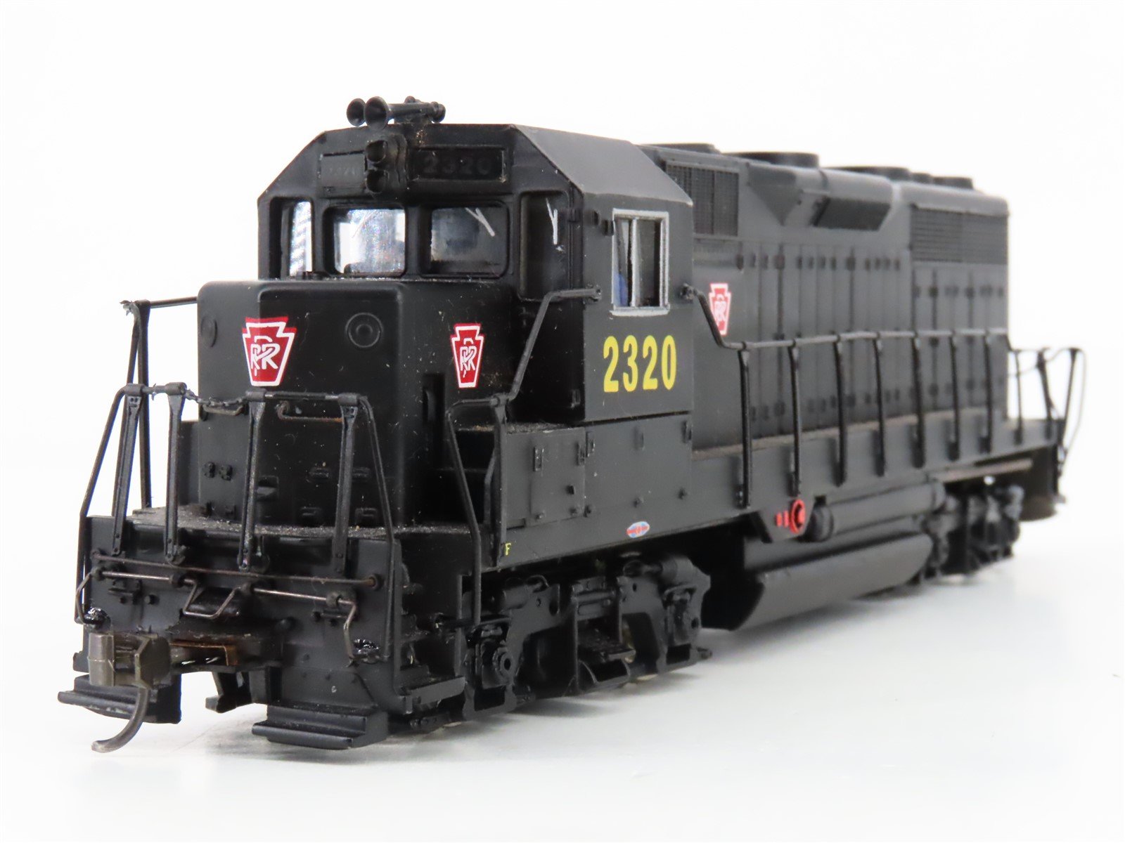 HO Scale Bachmann 11511 PRR Pennsylvania GP35 Diesel Locomotive #2320