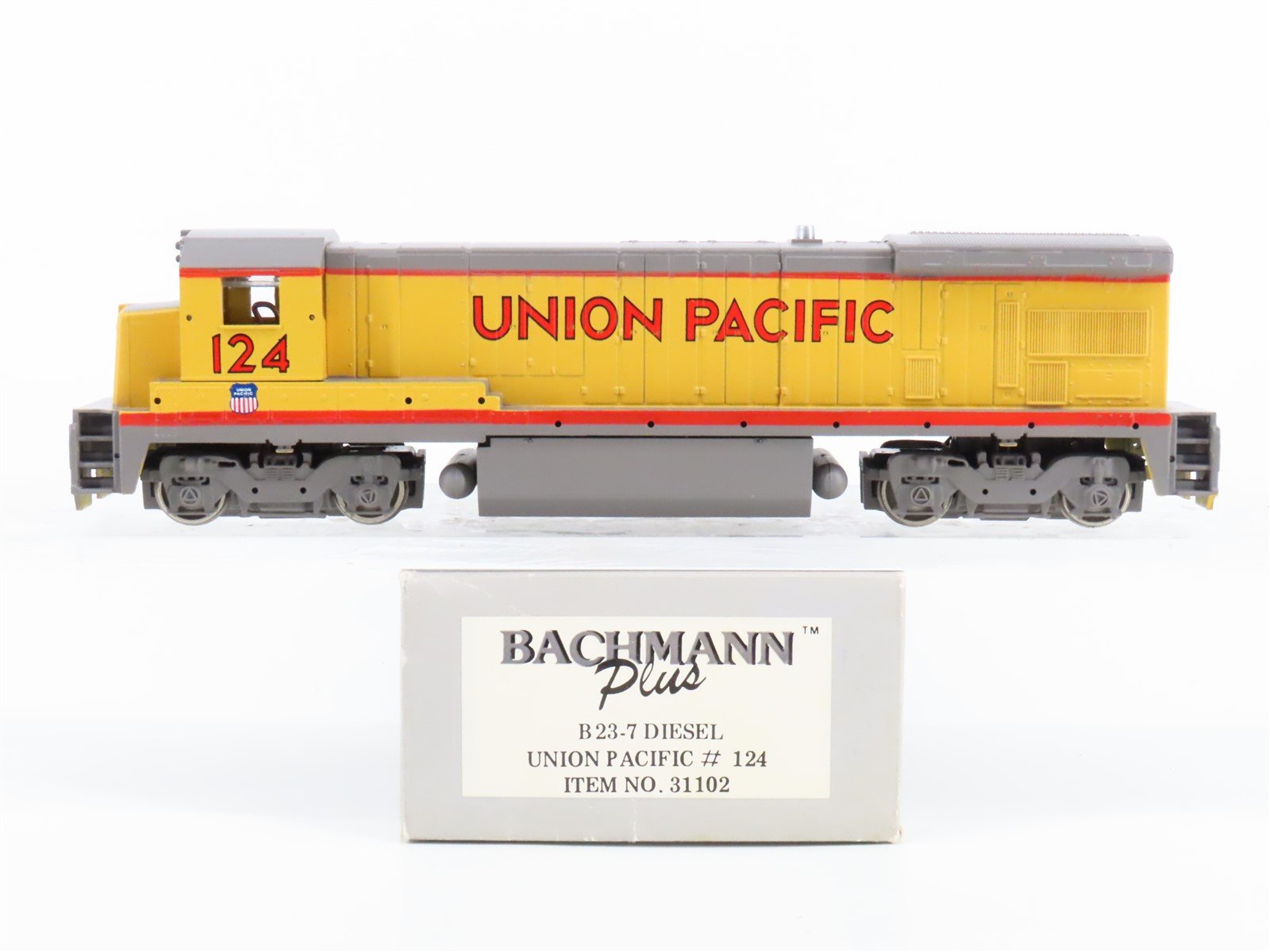 HO Scale Bachmann 31102 UP Union Pacific B23-7 Diesel Locomotive #124