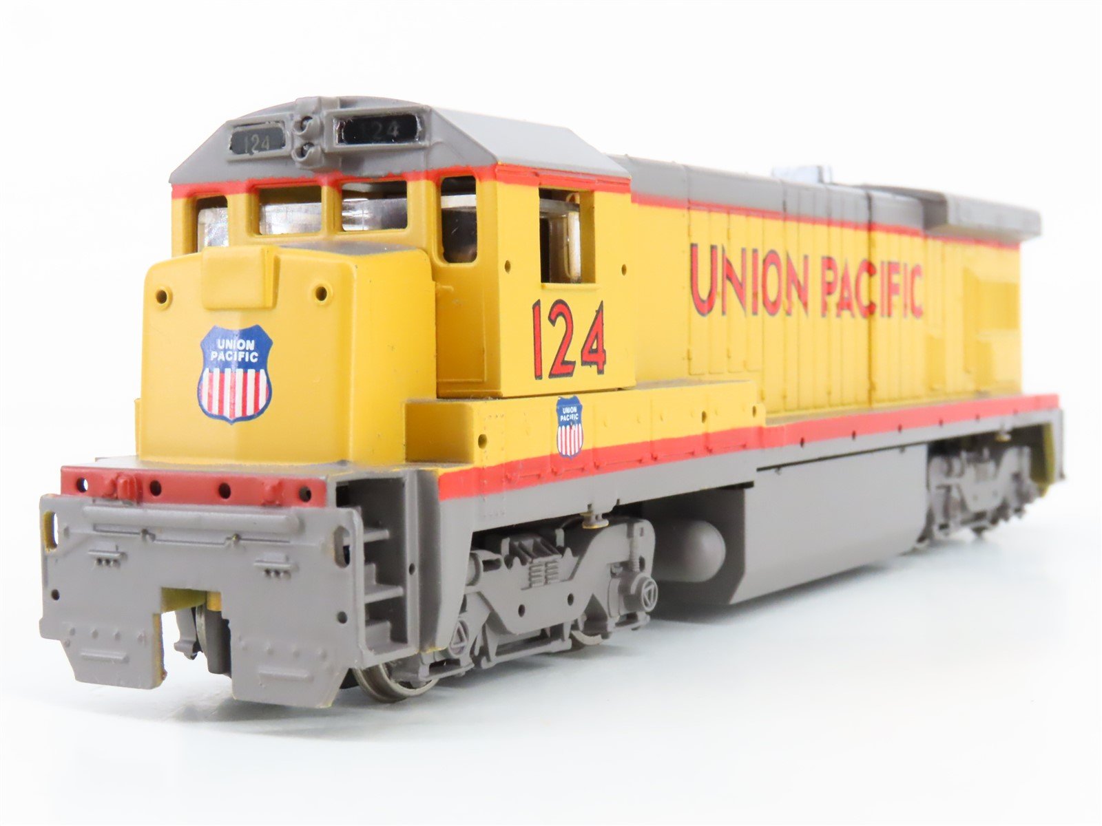 HO Scale Bachmann 31102 UP Union Pacific B23-7 Diesel Locomotive #124