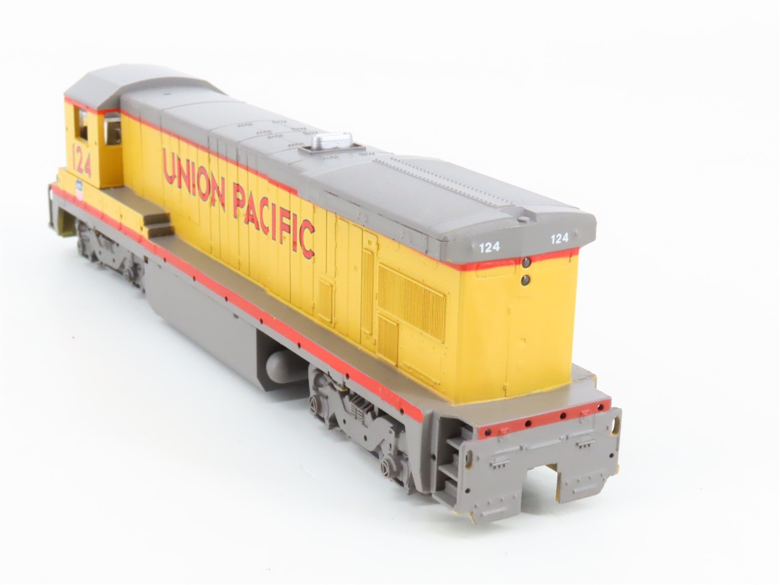 HO Scale Bachmann 31102 UP Union Pacific B23-7 Diesel Locomotive #124