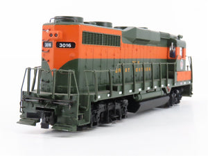 HO Scale Bachmann 41-0825-11 GN Great Northern GP30 Diesel Locomotive #3016