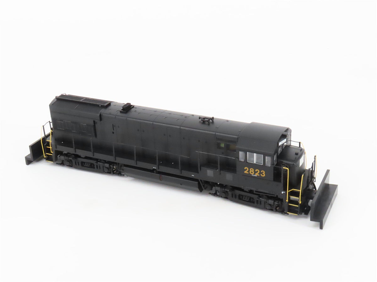 HO Scale Proto 2000 31374 PC Penn Central GE U28B Diesel #2823 w/ DCC &amp; Sound