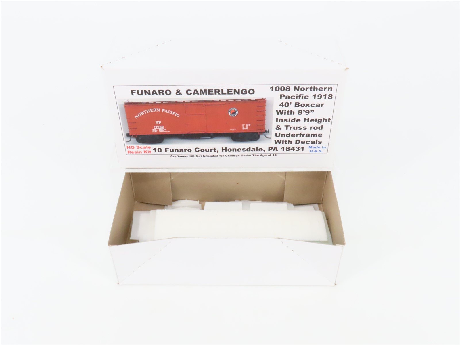 HO Scale Funaro & Camerlengo Kit 1008 NP Northern Pacific 40' Box Car w/ Decals