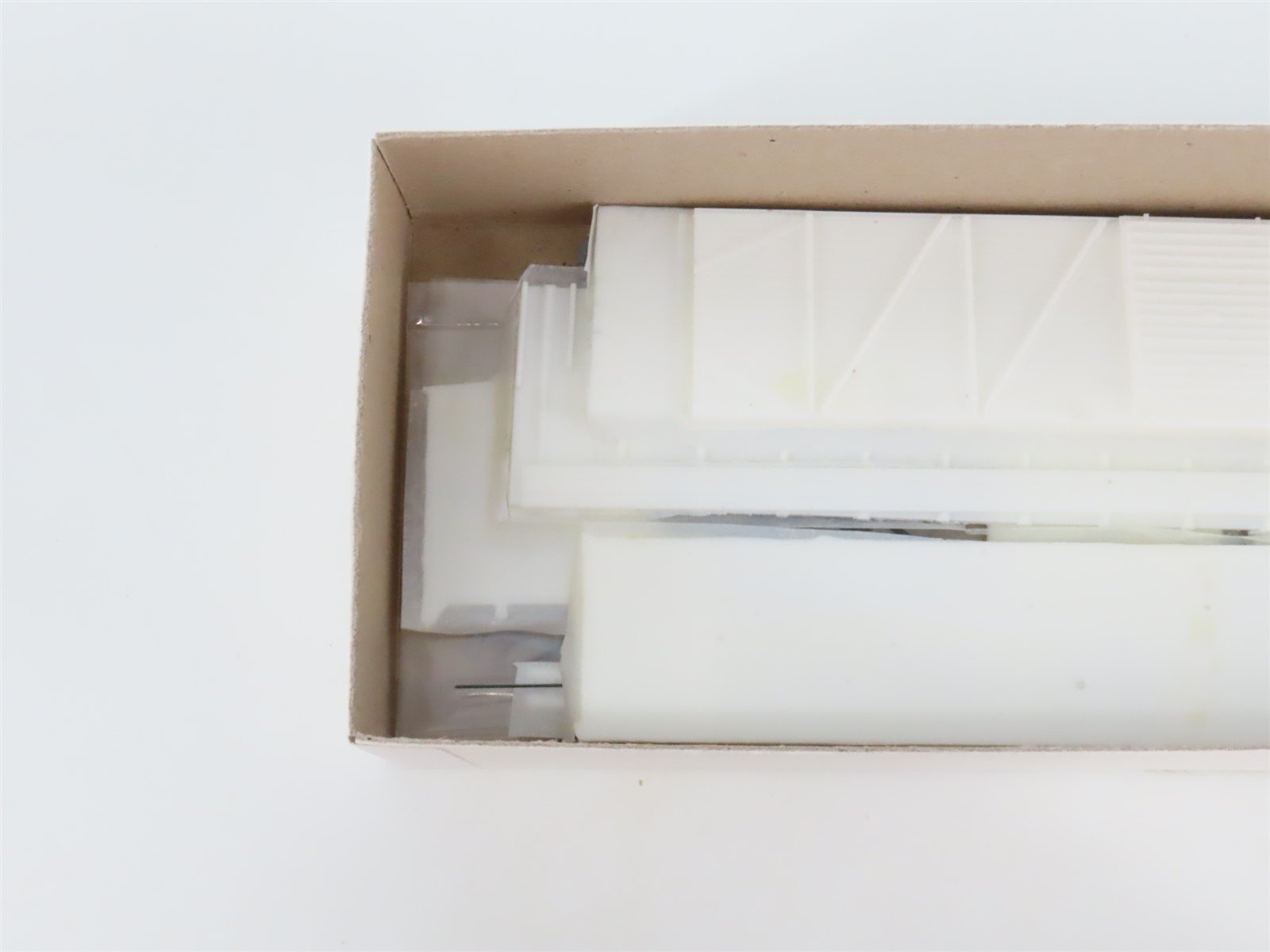 HO Scale Funaro & Camerlengo Kit 6671 CN Canadian National Box Car w/ Decals