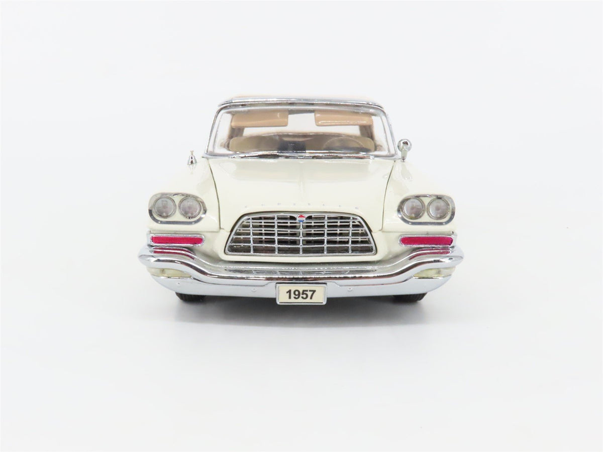 1:24 Scale Danbury Mint Die-Cast 1957 Chrysler 300C Convertible