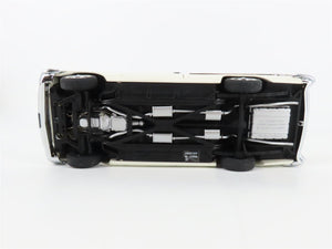 1:24 Scale Danbury Mint Die-Cast 1957 Chrysler 300C Convertible