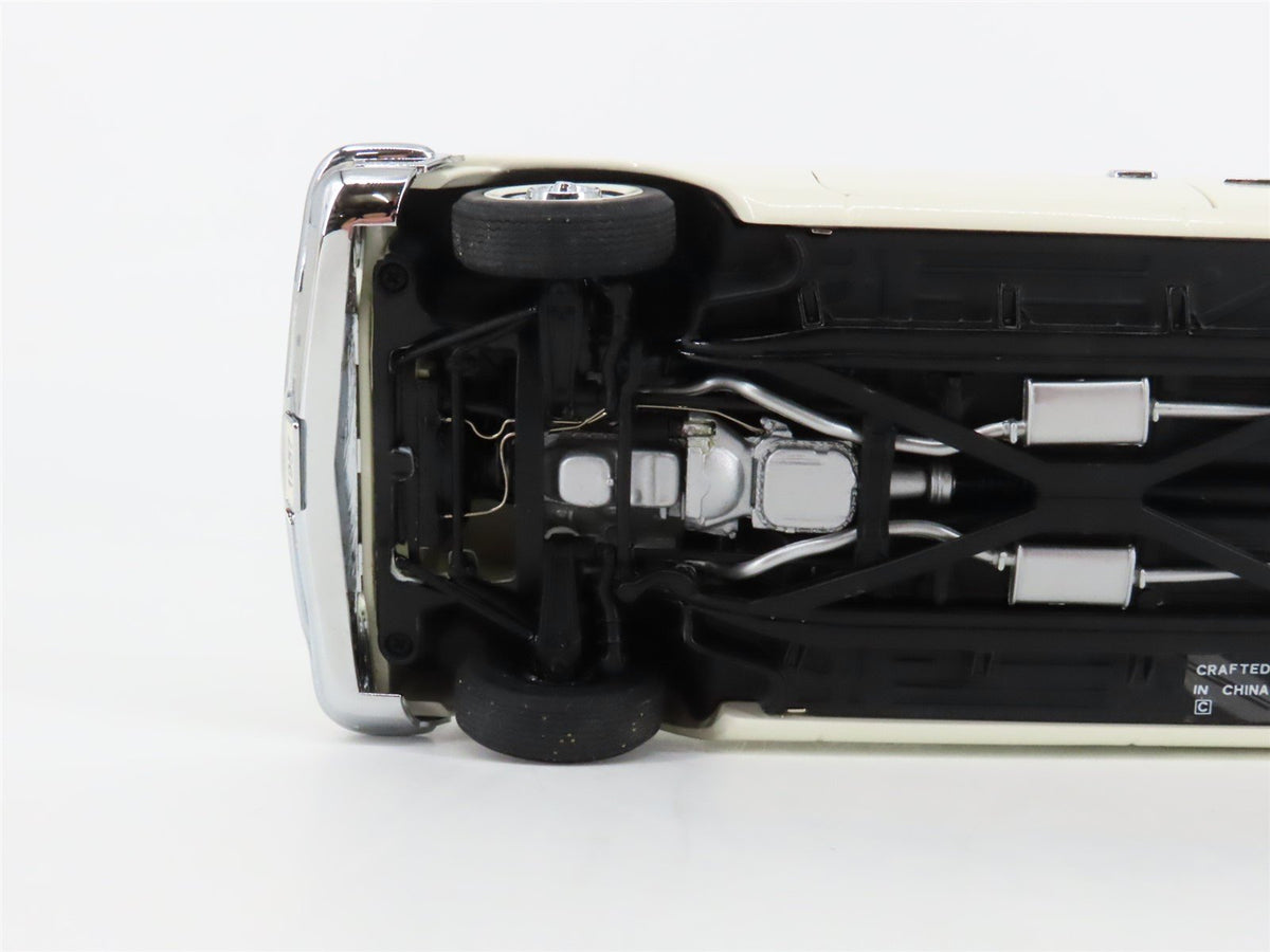 1:24 Scale Danbury Mint Die-Cast 1957 Chrysler 300C Convertible