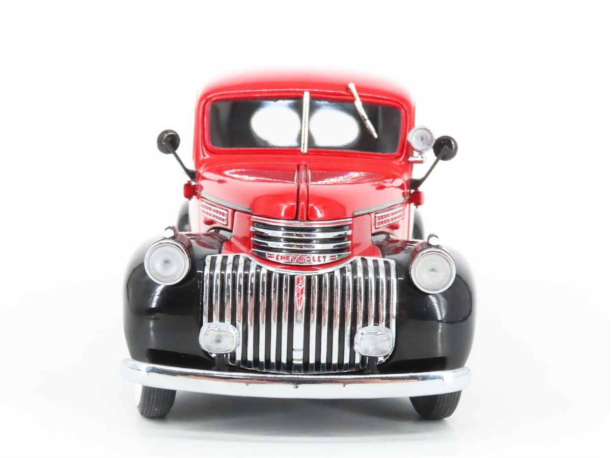 1:24 Scale Franklin Mint Die-Cast 1946 Chevrolet Surburban