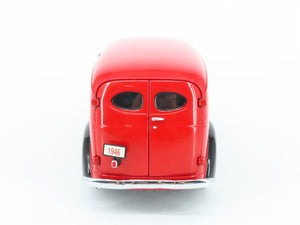 1:24 Scale Franklin Mint Die-Cast 1946 Chevrolet Surburban