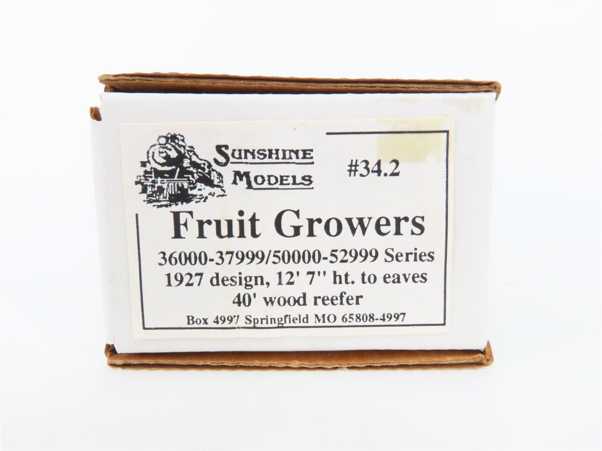 HO Scale Sunshine Models Kit 34.2 FGEX Fruit Growers Express 40&#39; Wood Reefer