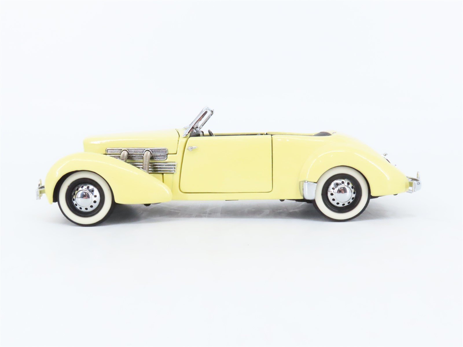 1:24 Franklin Mint Precision Models Die-Cast 1937 Cord 812 Phaeton Coupe
