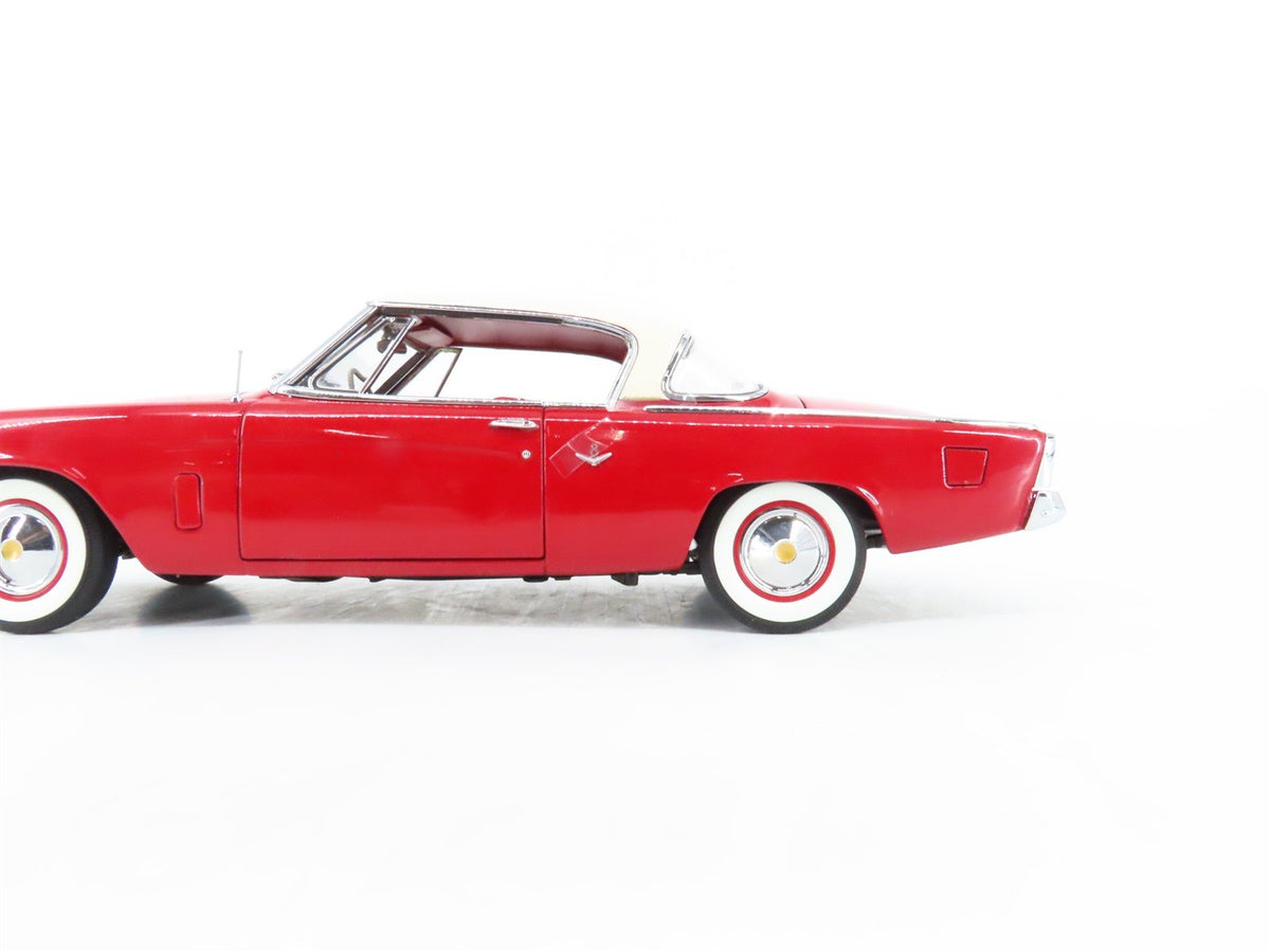 1:24 Scale Danbury Mint Die-Cast 1953 Studebaker Commander Starliner
