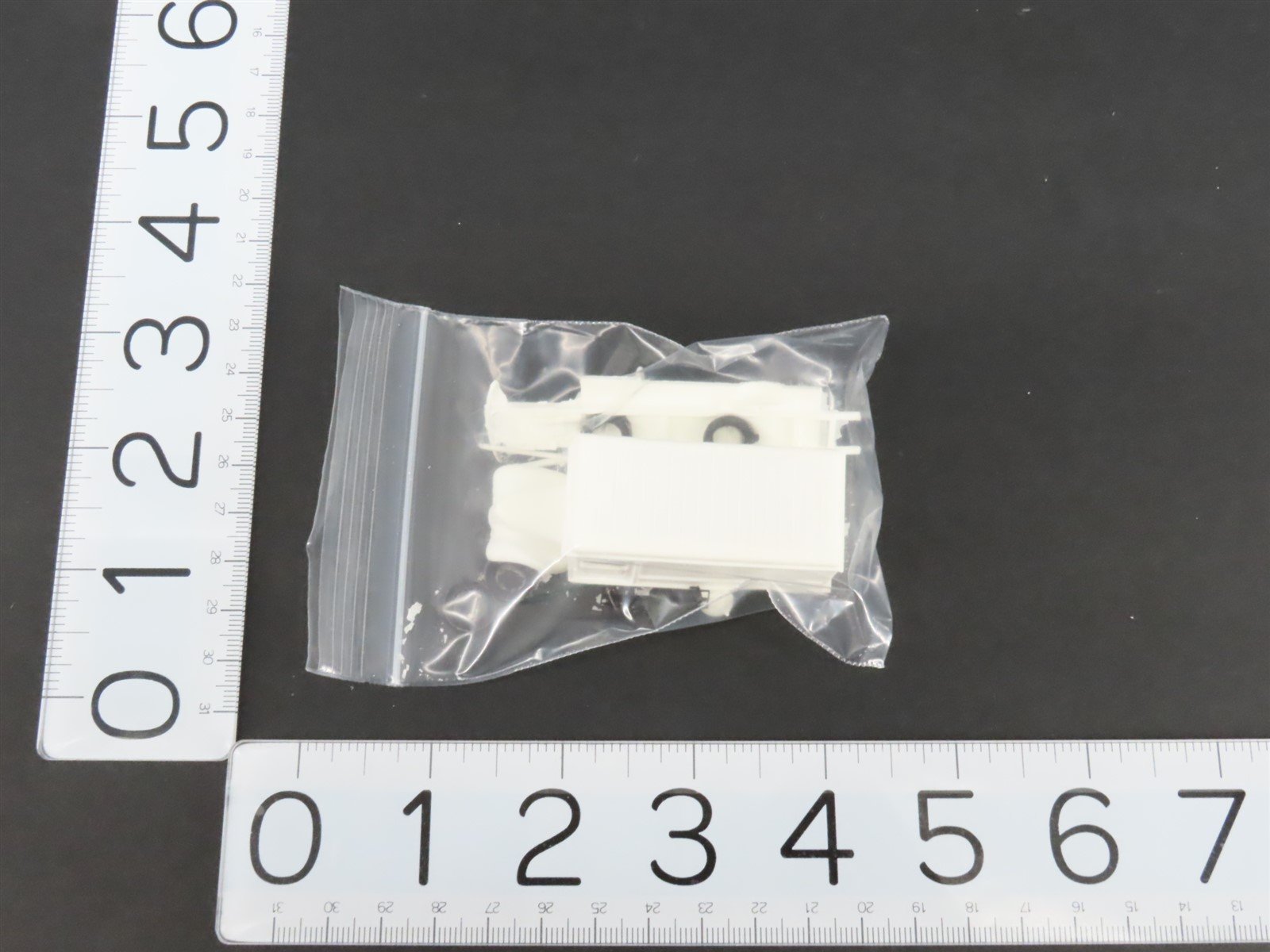 HO Sylvan Scale Models Kit V-100 1937 REA Railway Express Agency Delivery Truck