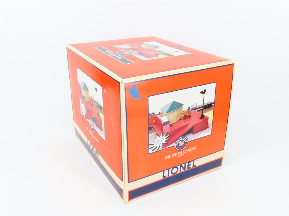 O 1/48 Scale Lionel 6-22997 Oil Drum Loader